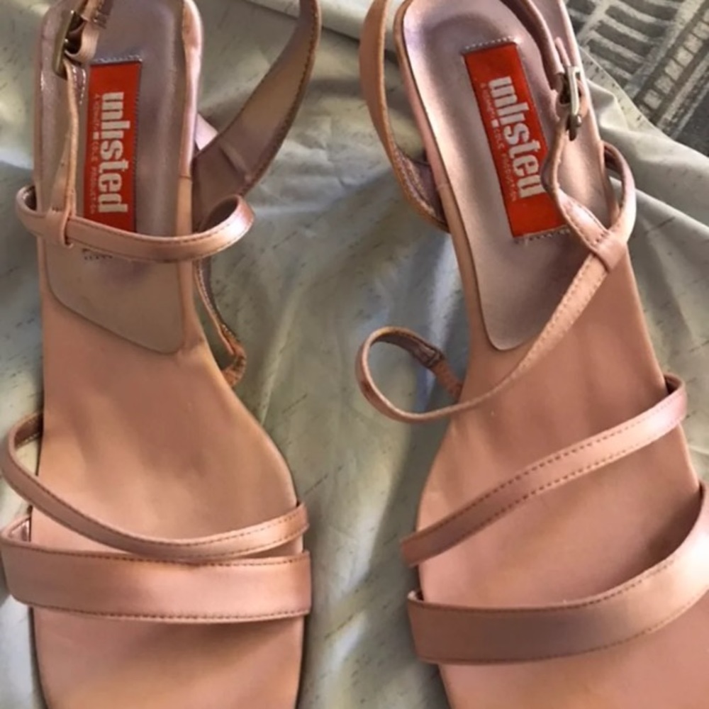 Kenneth Cole pink sandal